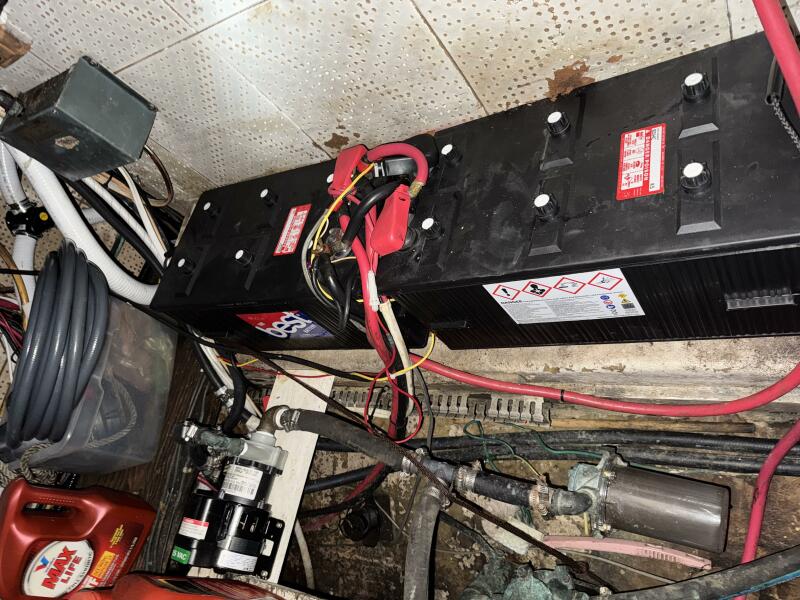 44' 1981 Marine Trader Double Cabin