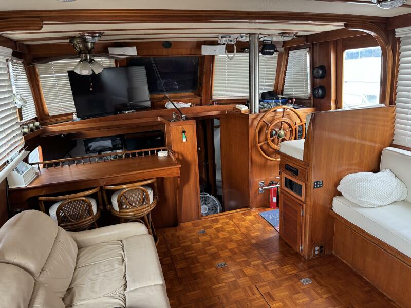 44' 1981 Marine Trader Double Cabin