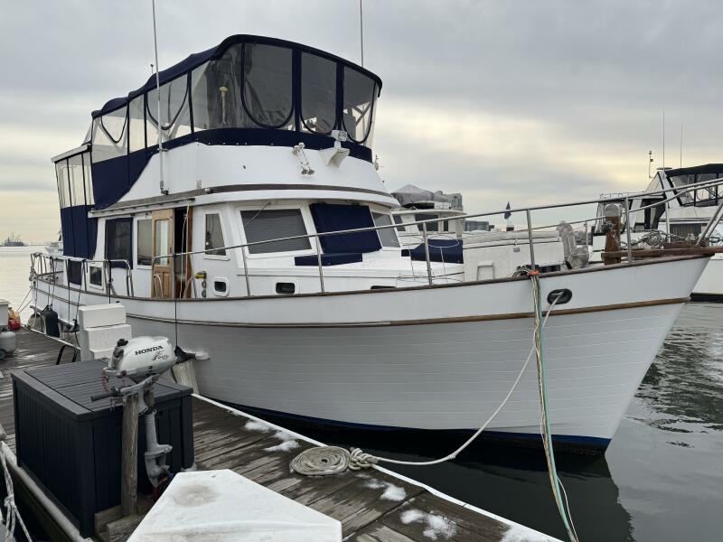 44' 1981 Marine Trader Double Cabin