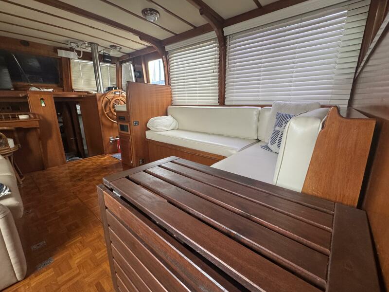 44' 1981 Marine Trader Double Cabin