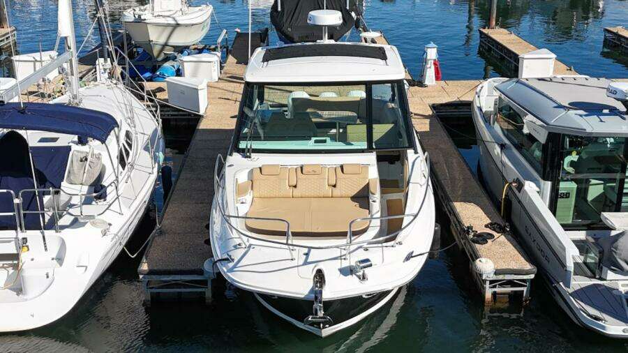 SEA JAY 32ft Sea Ray Yacht For Sale