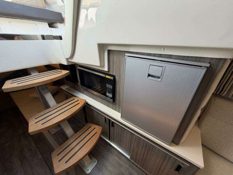 SEA JAY 32ft Sea Ray Yacht For Sale