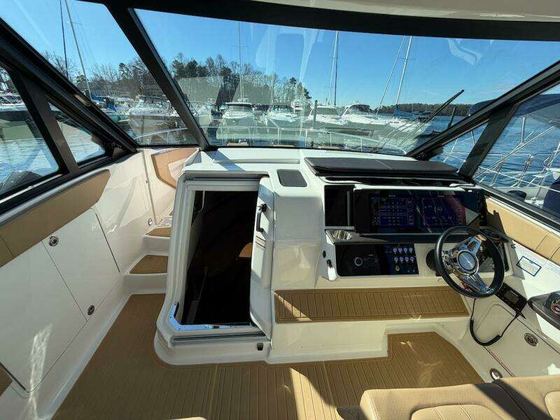 SEA JAY 32ft Sea Ray Yacht For Sale