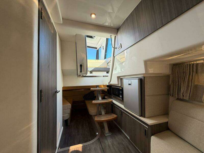 SEA JAY 32ft Sea Ray Yacht For Sale