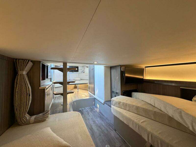 SEA JAY 32ft Sea Ray Yacht For Sale