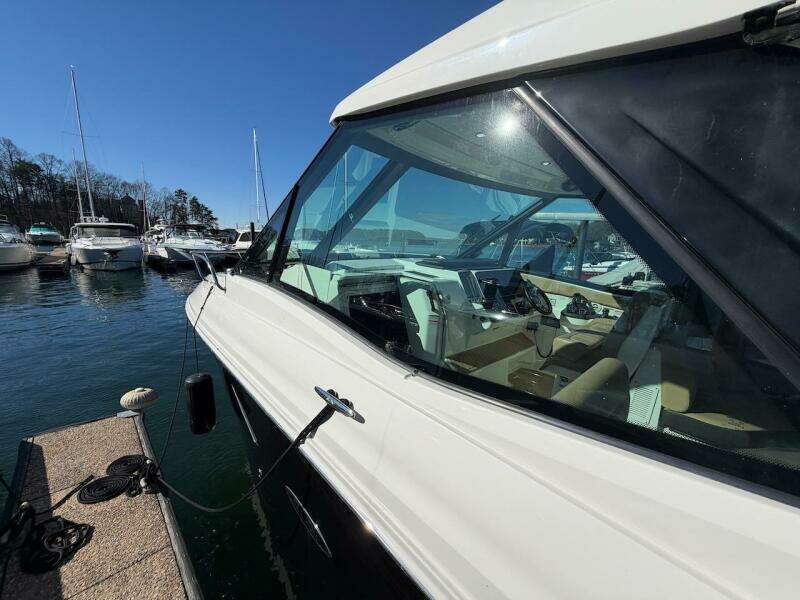 SEA JAY 32ft Sea Ray Yacht For Sale