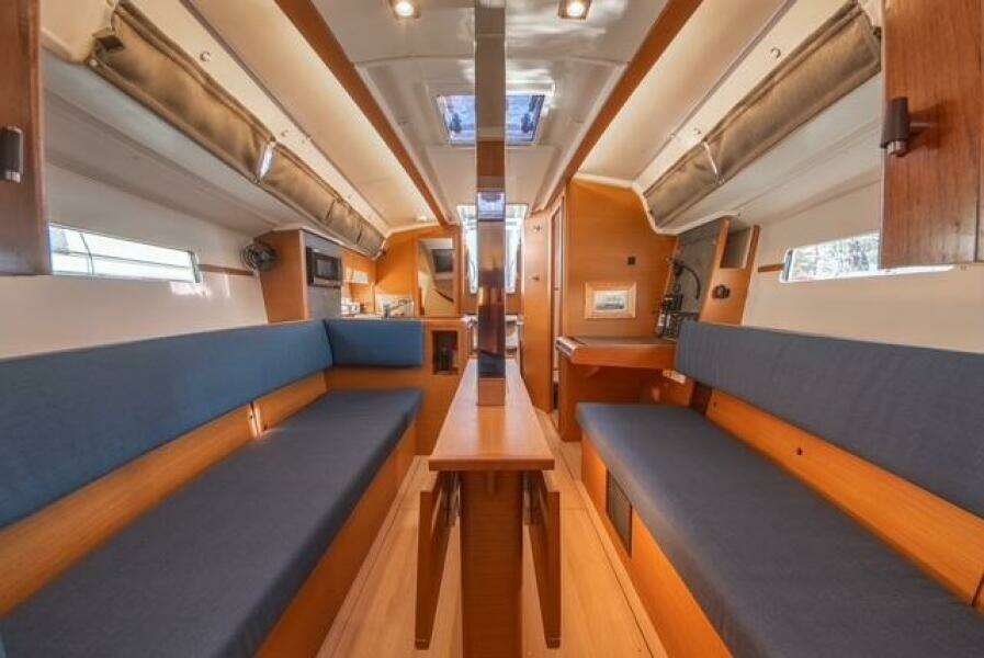 Rivendell 34ft Jeanneau Yacht For Sale