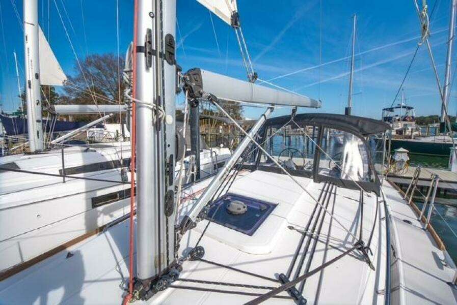 Rivendell 34ft Jeanneau Yacht For Sale
