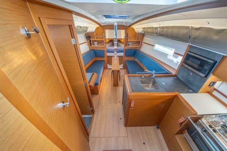 Rivendell 34ft Jeanneau Yacht For Sale