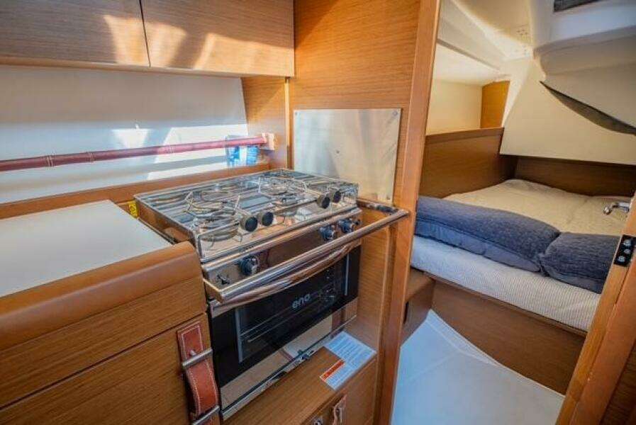 Rivendell 34ft Jeanneau Yacht For Sale