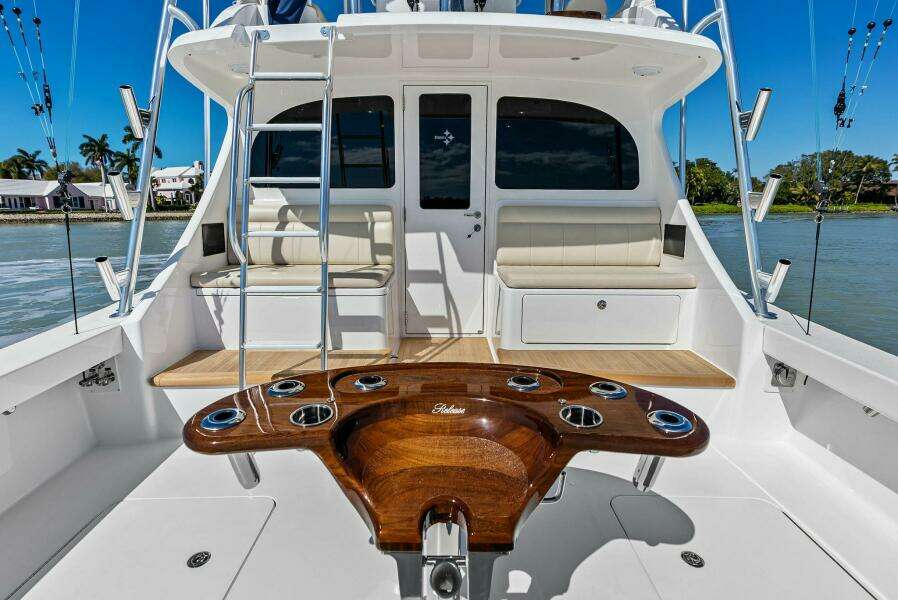 2022 Viking 46 Billfish IRISH BEAUTE Cockpit