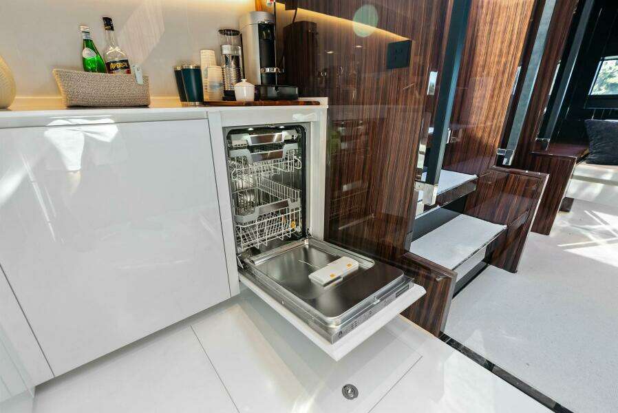 Dreaming 76ft Riva Yacht For Sale