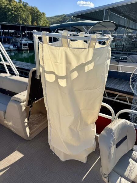 21' 2019 Sun Tracker Fishin' Barge 20DLX