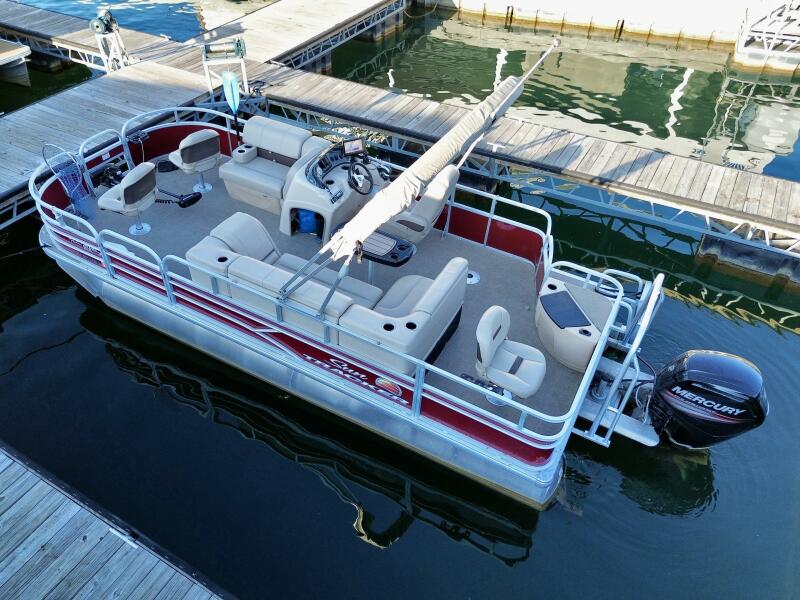 21' 2019 Sun Tracker Fishin' Barge 20DLX