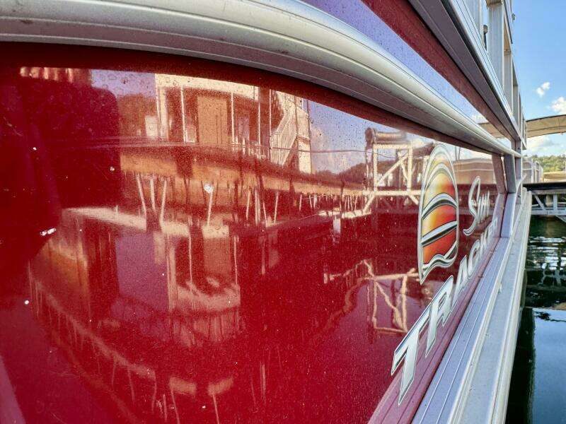 21ft Sun Tracker Yacht For Sale