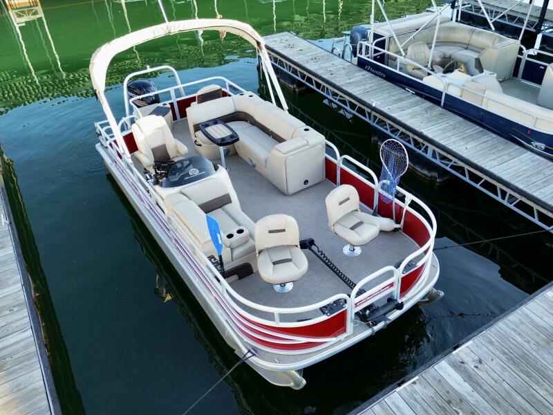 21' 2019 Sun Tracker Fishin' Barge 20DLX