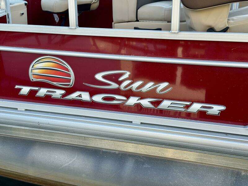 21ft Sun Tracker Yacht For Sale