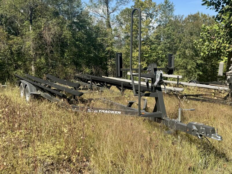 21' 2019 Sun Tracker Fishin' Barge 20DLX