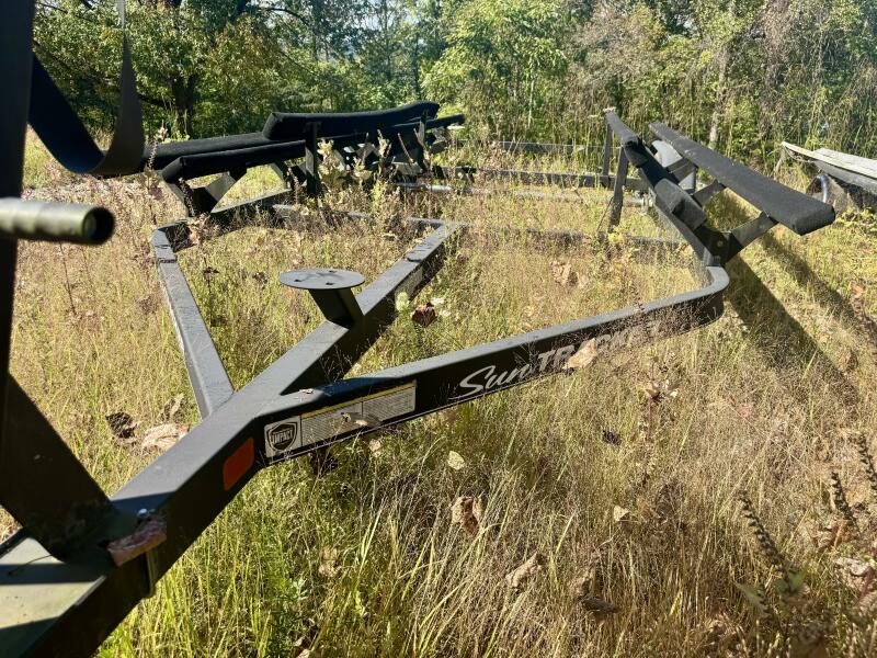 21' 2019 Sun Tracker Fishin' Barge 20DLX