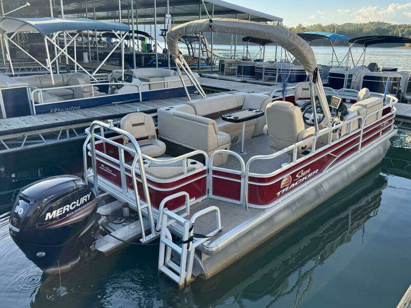 21ft Sun Tracker Yacht For Sale