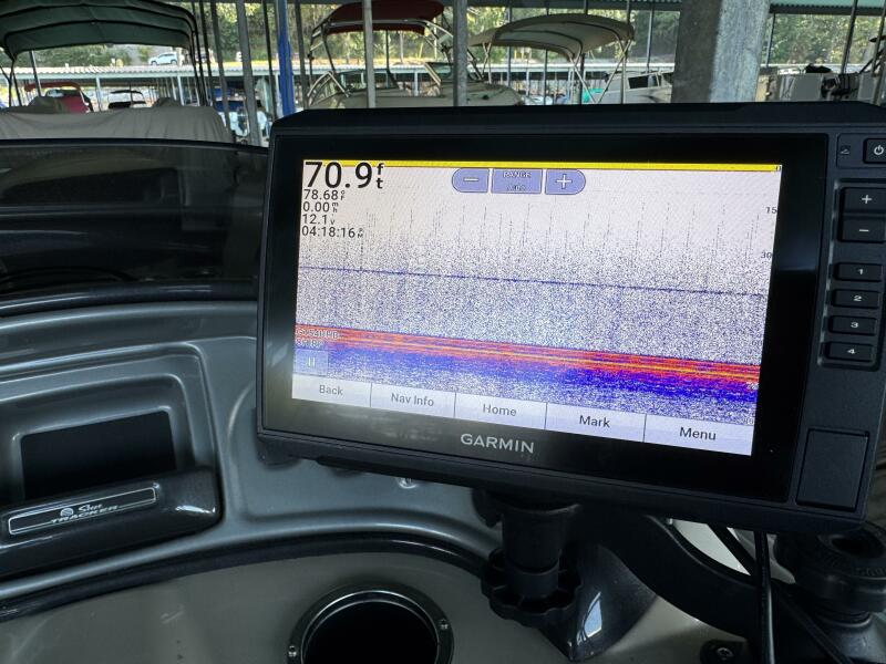 21' 2019 Sun Tracker Fishin' Barge 20DLX