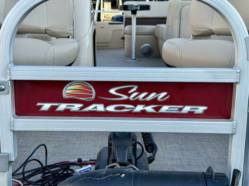21ft Sun Tracker Yacht For Sale