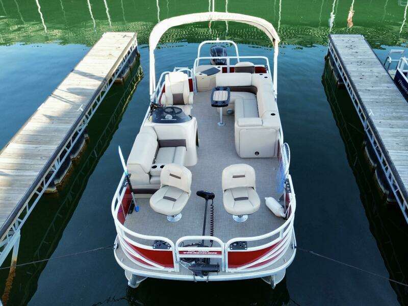 21ft Sun Tracker Yacht For Sale