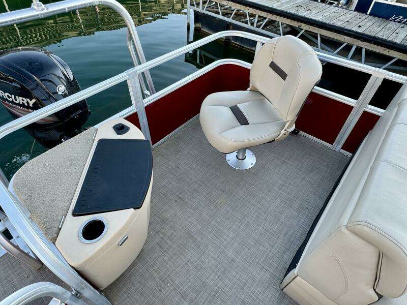 21ft Sun Tracker Yacht For Sale