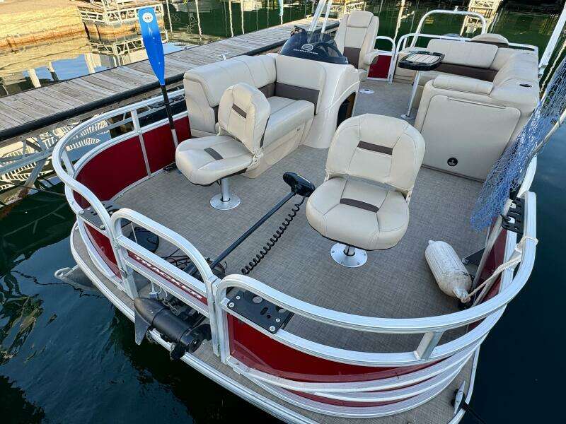 21ft Sun Tracker Yacht For Sale
