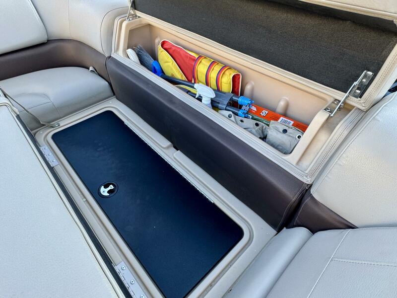 21' 2019 Sun Tracker Fishin' Barge 20DLX