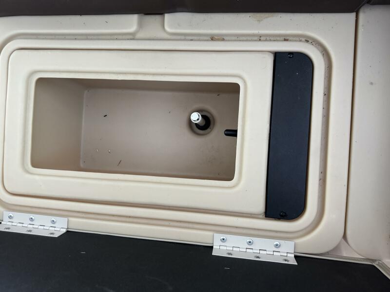 21' 2019 Sun Tracker Fishin' Barge 20DLX