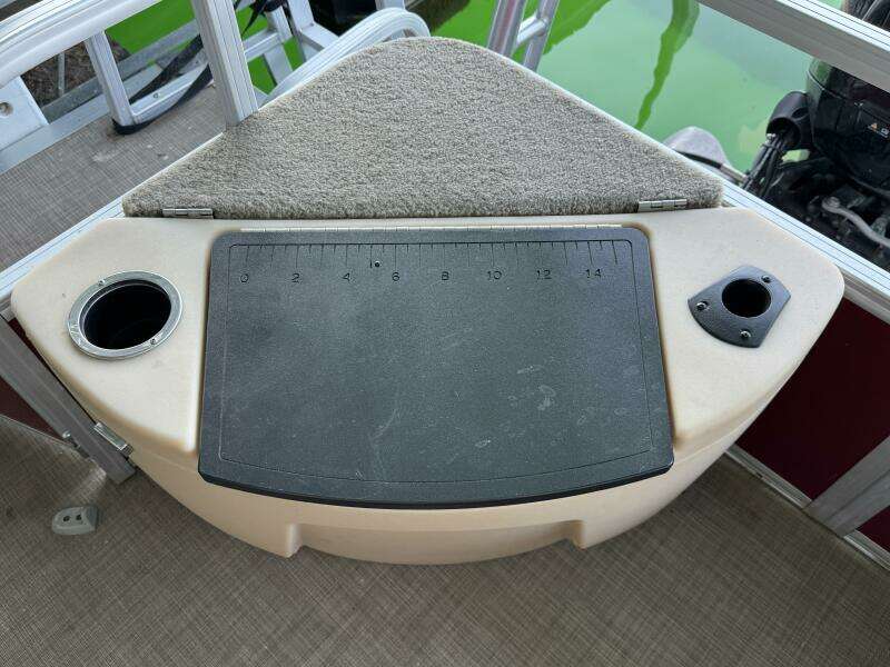 21ft Sun Tracker Yacht For Sale