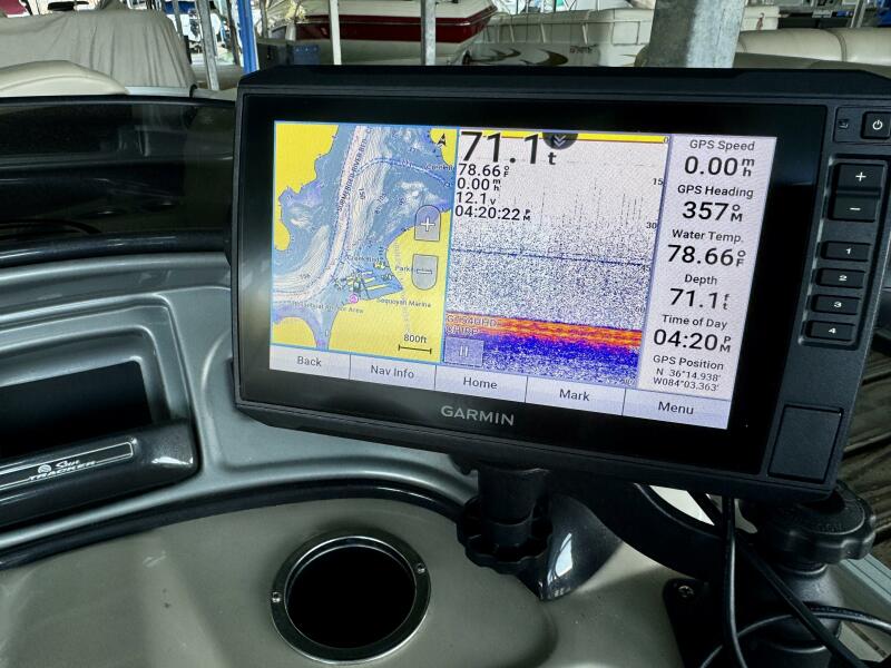 21' 2019 Sun Tracker Fishin' Barge 20DLX