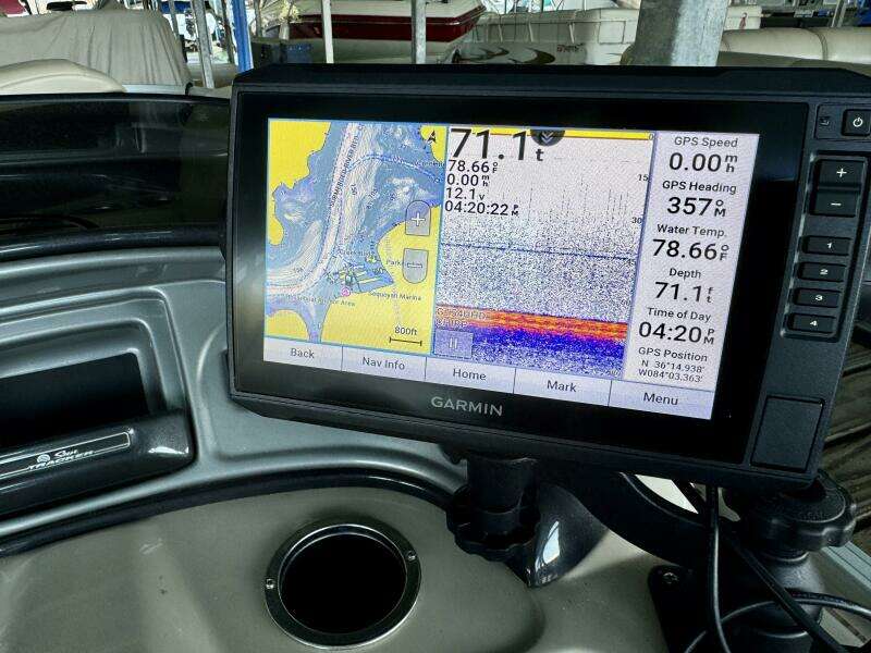 21ft Sun Tracker Yacht For Sale