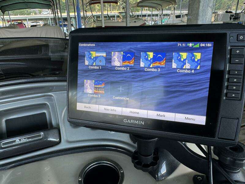 21ft Sun Tracker Yacht For Sale