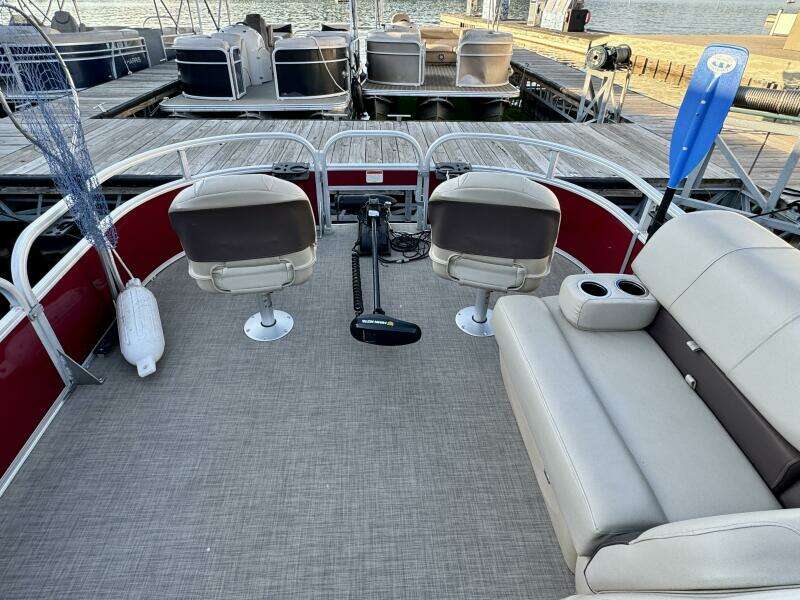 21ft Sun Tracker Yacht For Sale
