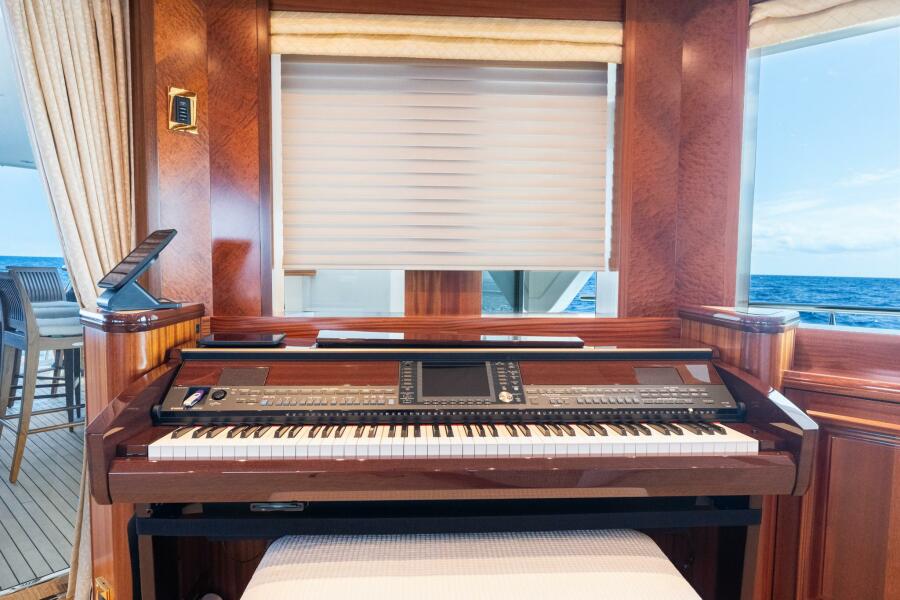 142' 2010 Westport Superyacht