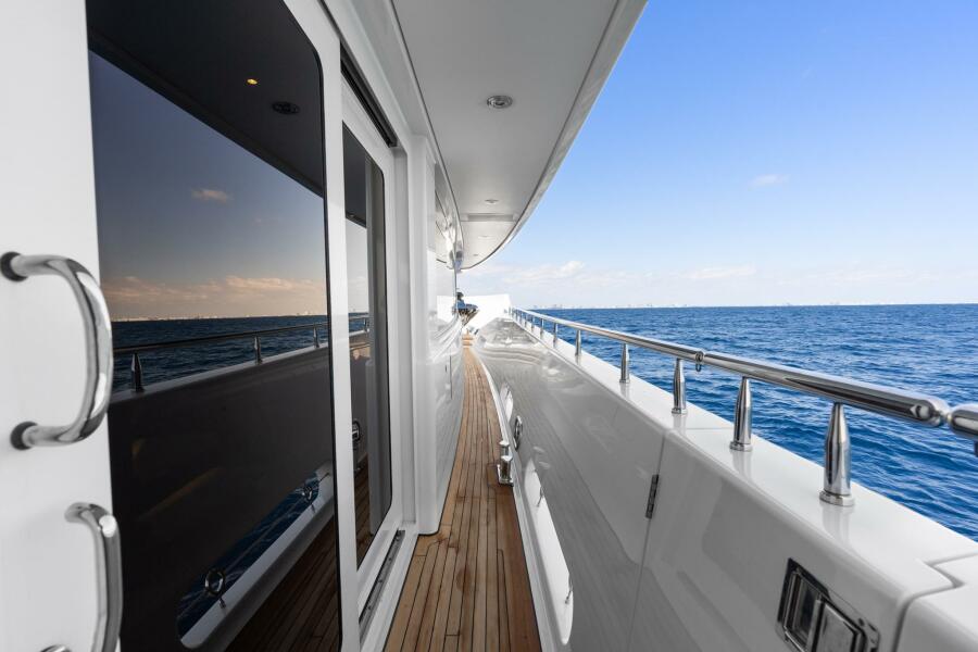 142' 2010 Westport Superyacht