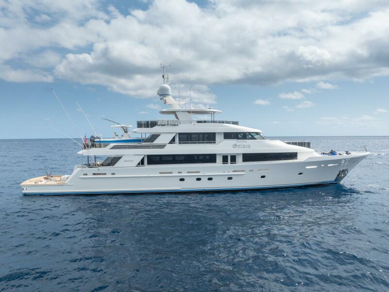 142' 2010 Westport Superyacht