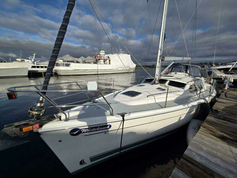 2007 Hunter 44 Deck Saloon 