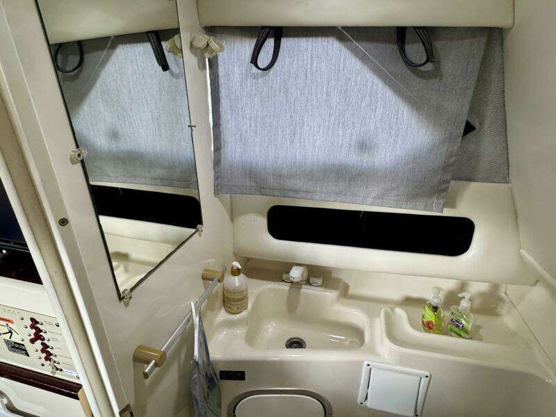 29ft Bayliner Yacht For Sale