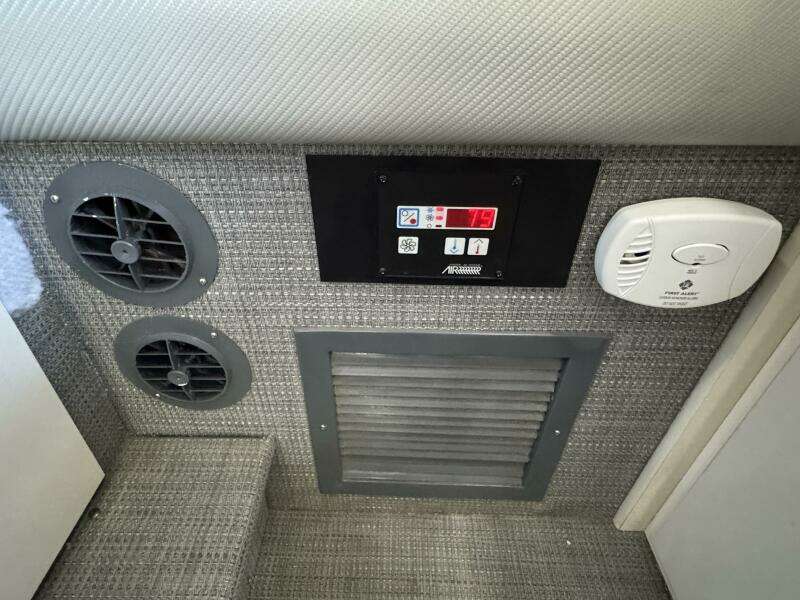 29ft Bayliner Yacht For Sale