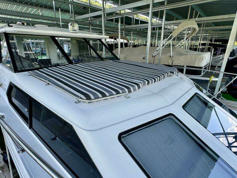 29ft Bayliner Yacht For Sale