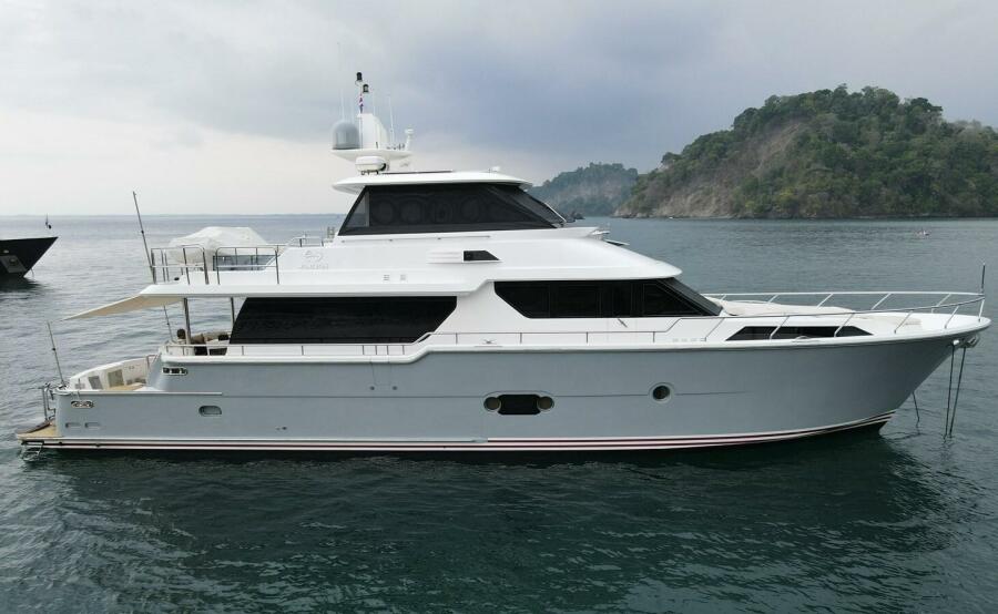 74' 2010 Horizon Enclosed Pilothouse