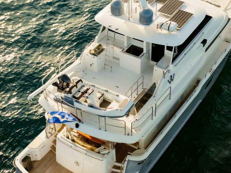 74' 2010 Horizon Enclosed Pilothouse