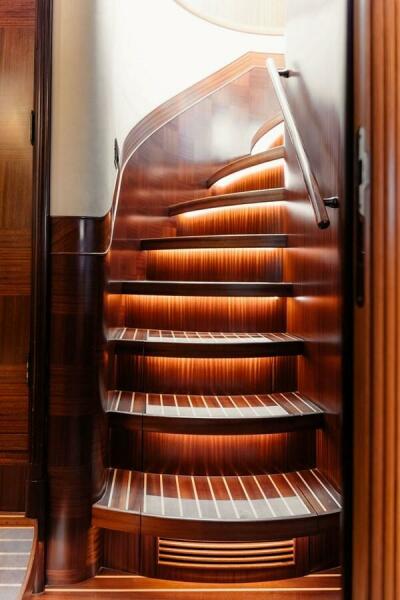 74' 2010 Horizon Enclosed Pilothouse