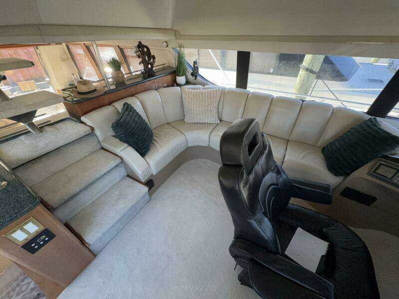 Isla Swintono 53ft Carver Yacht For Sale
