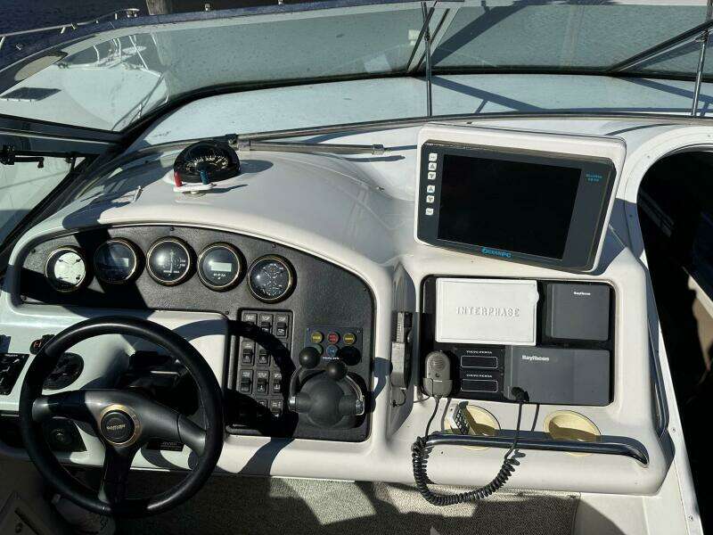 Isla Swintono 53ft Carver Yacht For Sale