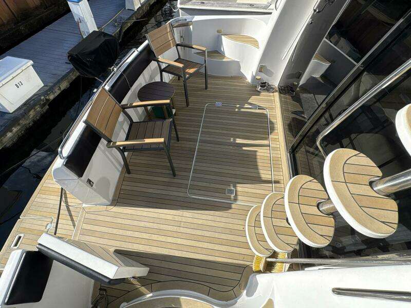 Isla Swintono 53ft Carver Yacht For Sale