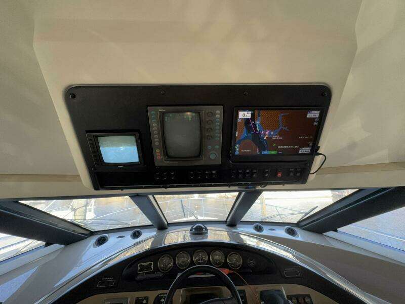 Isla Swintono 53ft Carver Yacht For Sale